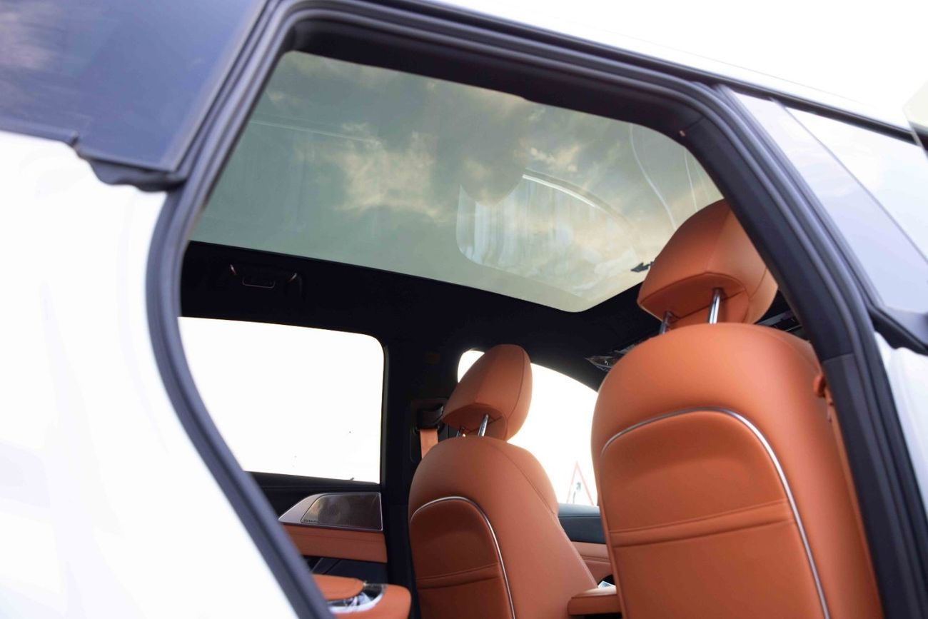 Xpeng G9 2022 Xpeng G9 702 Pro - White inside Brown