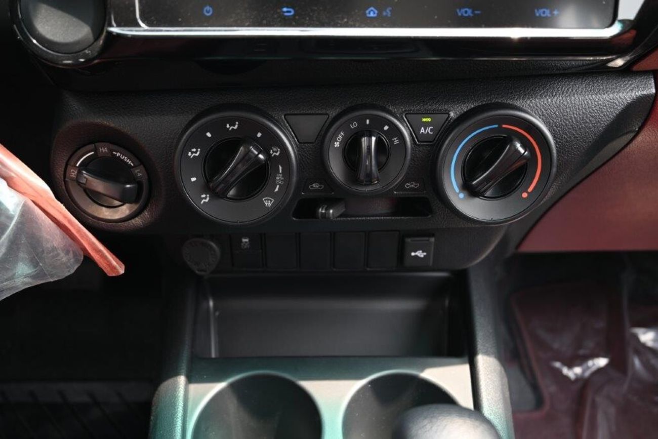 Toyota Hilux Double Cabin DLX-G 2.7L 4WD Automatic