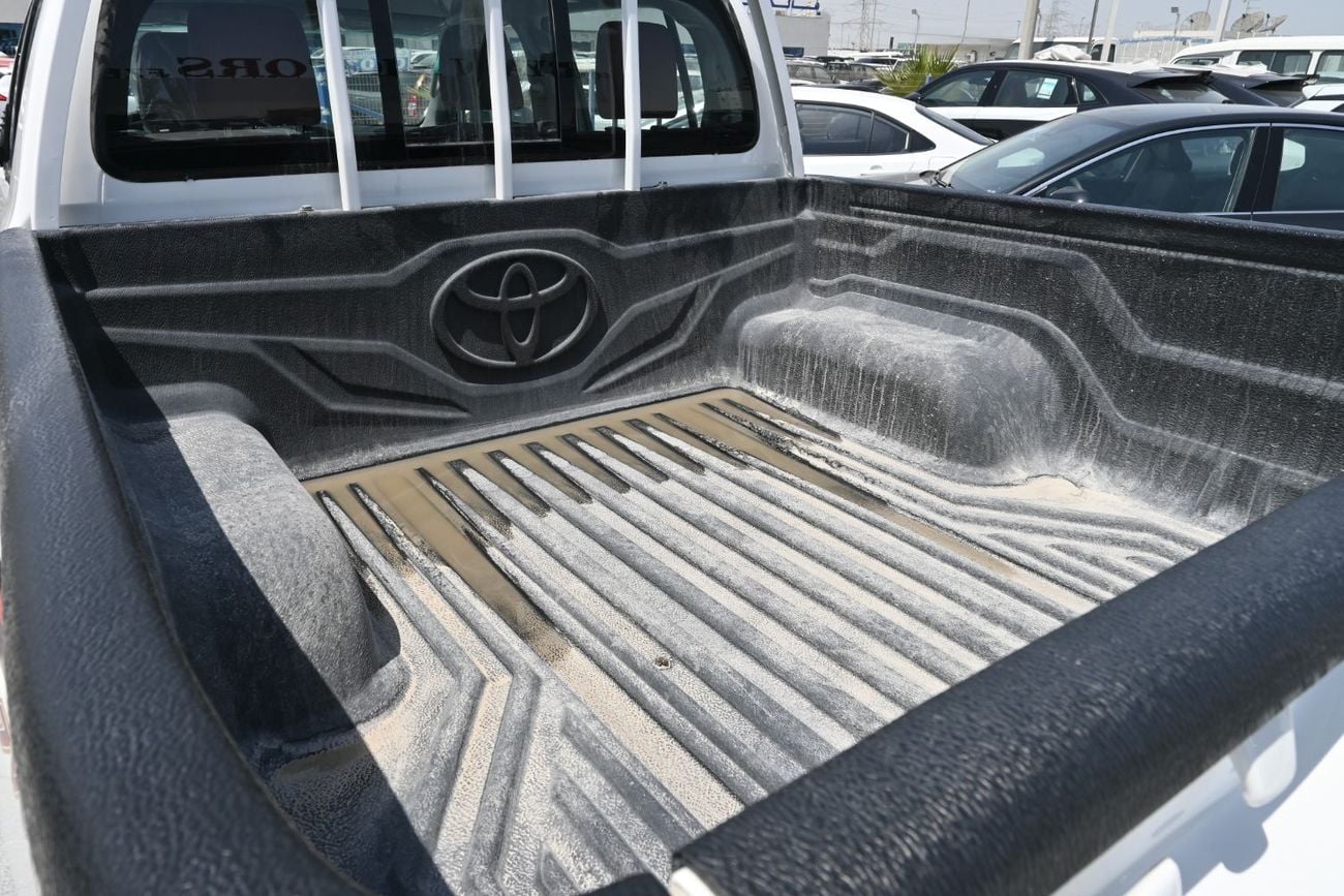 تويوتا هيلوكس Toyota Hilux SR5 GLXS 2.7L Petrol, Automatic 4WD, Model 2025, Color White