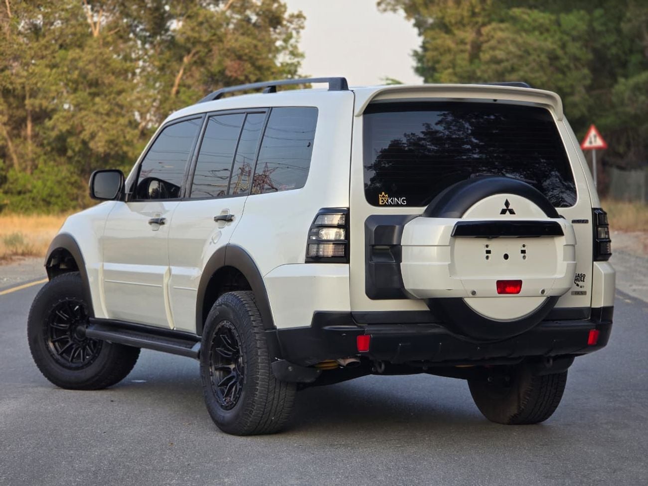 Mitsubishi Pajero GLS HIGHLINE Mitsubishi Pajero 2011 GLS 3.8L | GCC Specs | Excellent Condition | Orginal paint | Acc