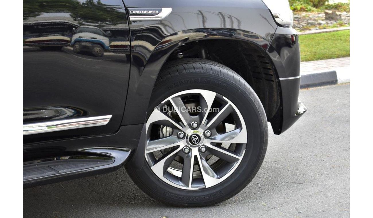 Toyota Land Cruiser 200 GXR V6 4.0L PETROL 8 SEAT AUTOMATIC WITH GT KIT