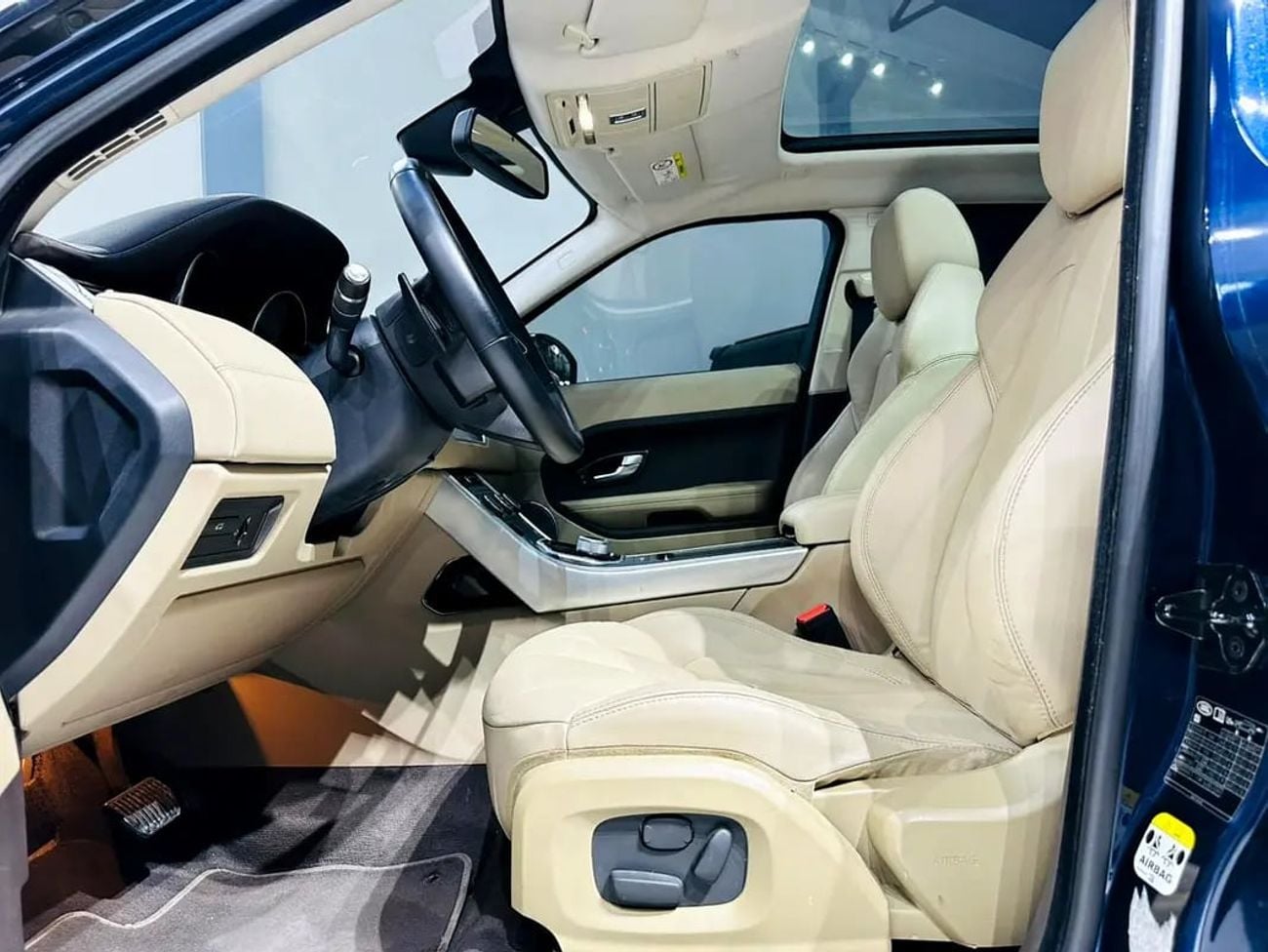 Land Rover Range Rover Evoque P200 HSE 2.0L GCC SPECS FULL OPTION ONLY 37500