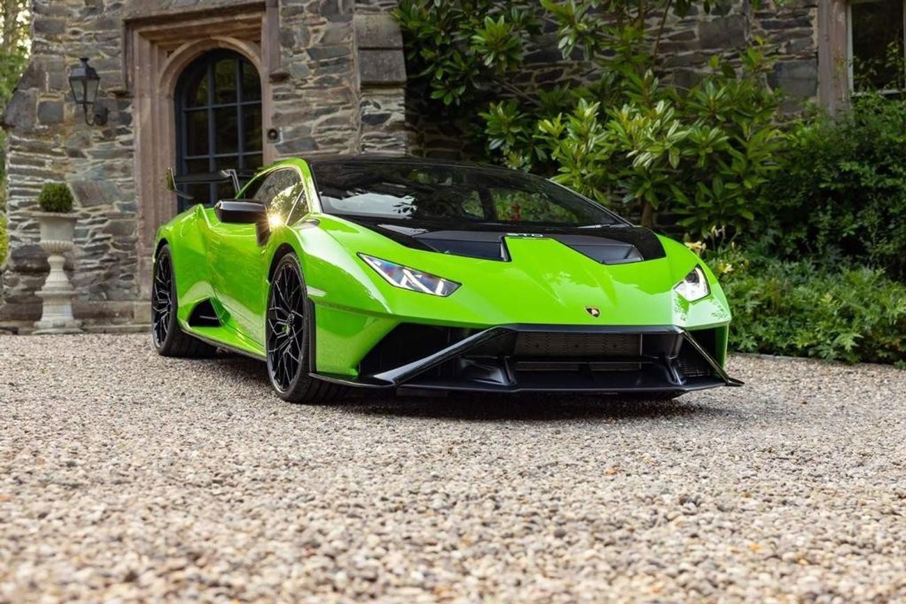 Lamborghini Huracan Lamborghini Huracan STO RIGHT HAND DRIVE