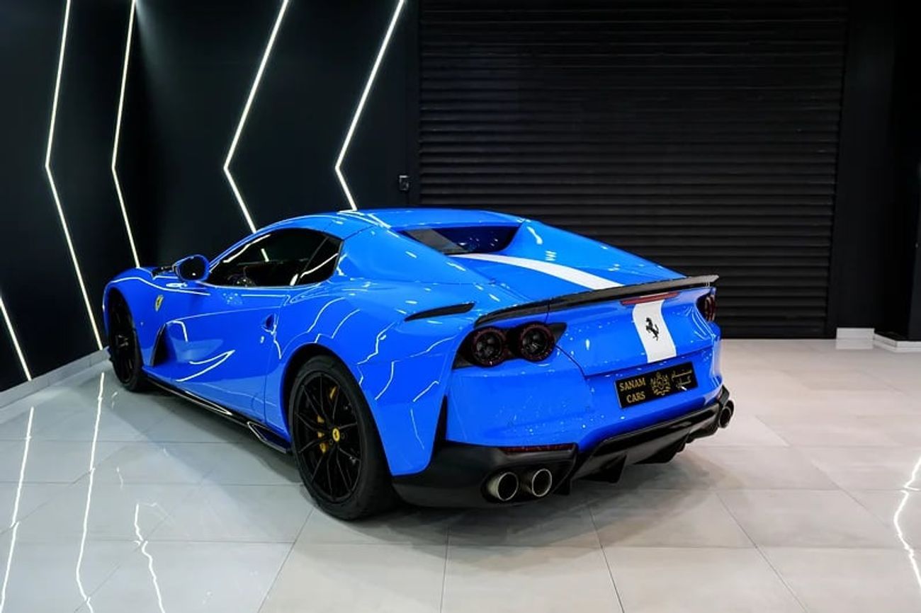 Ferrari 812 GTS Passenger Display, Carbon Exterior/Interior, Dealer Warranty + Service!!