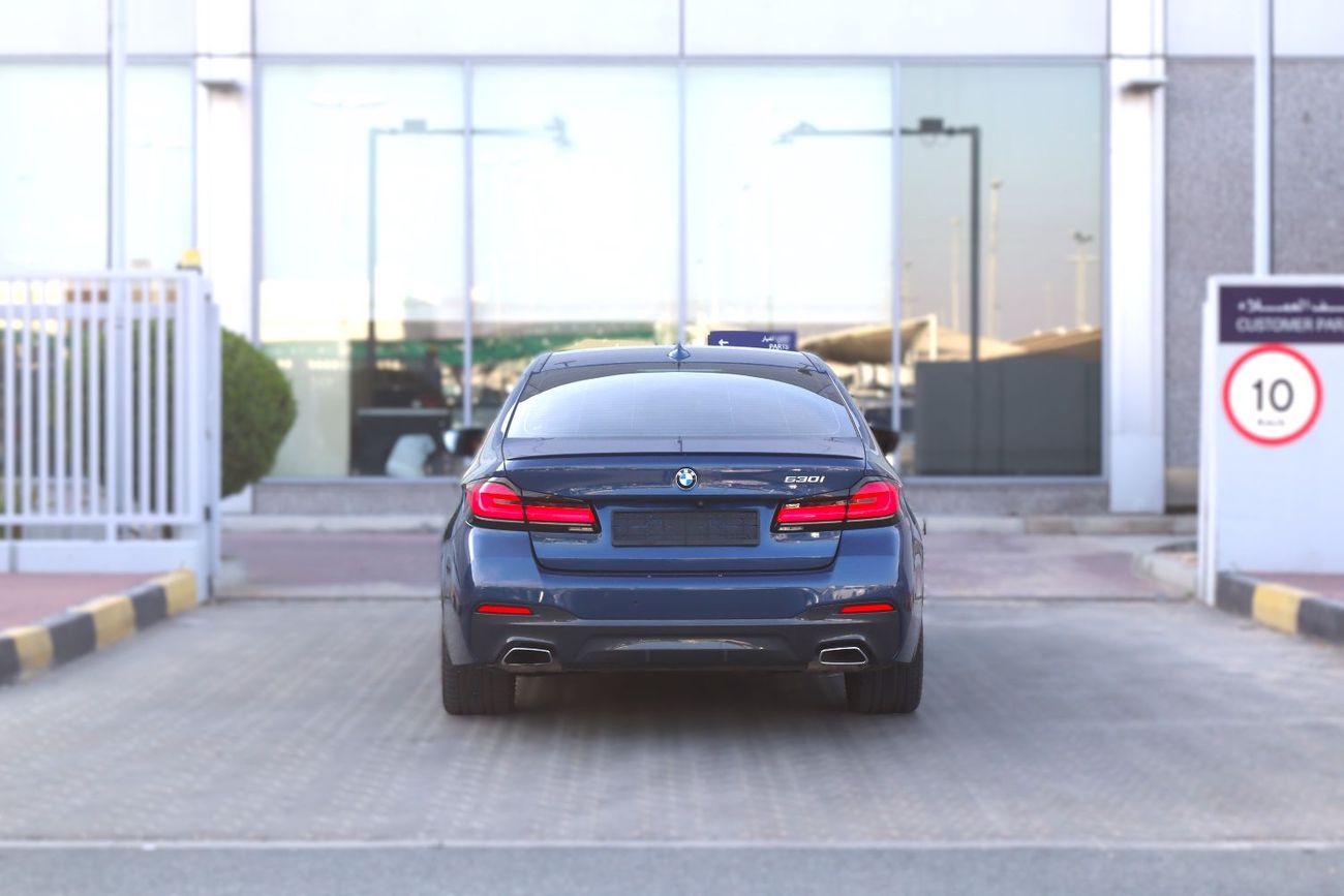 BMW 530i Luxury M Sport Package 2.0L