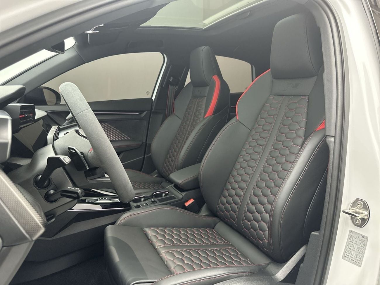 Audi RS3 TFSI quattro 2.5L Sedan 400hp (Ref# 06085)