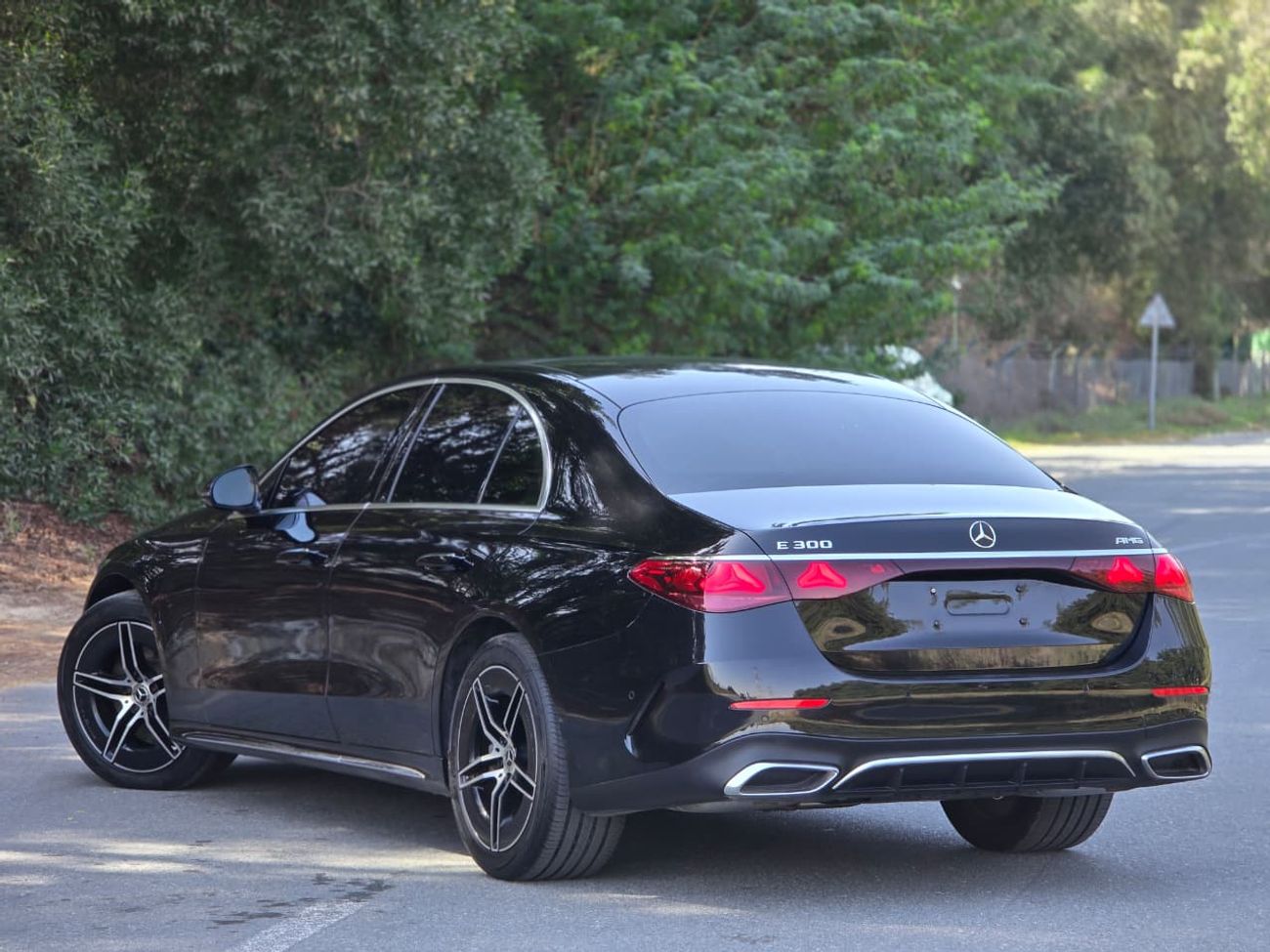 Mercedes-Benz E300 MERCEDES E-300 2024 // ORGINAL PAINT // LOW MILEAGE // PERFECT CONDITION // FULL OPITION