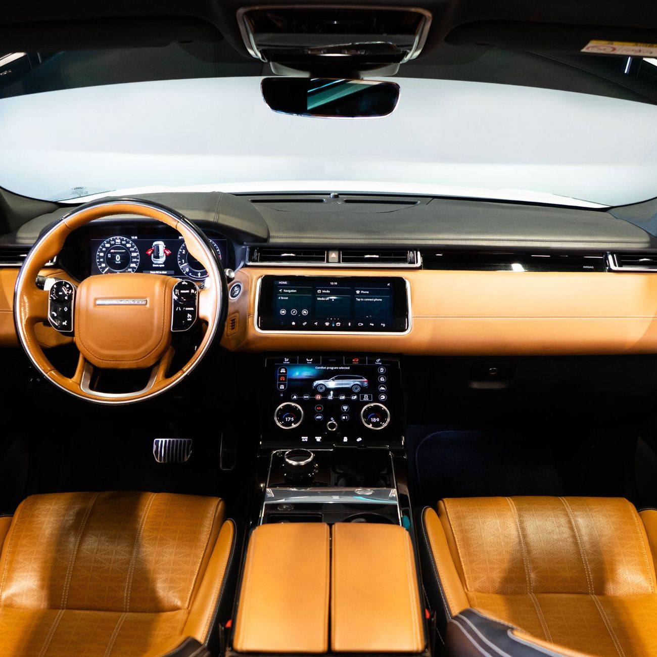 لاند روفر رينج روفر فيلار P380 R-Dynamic SE 3.0L (375 HP) AED 2,565 pm • 0% Downpayment • Velar P380 HSE R-Dynamic • 1 Year Wa