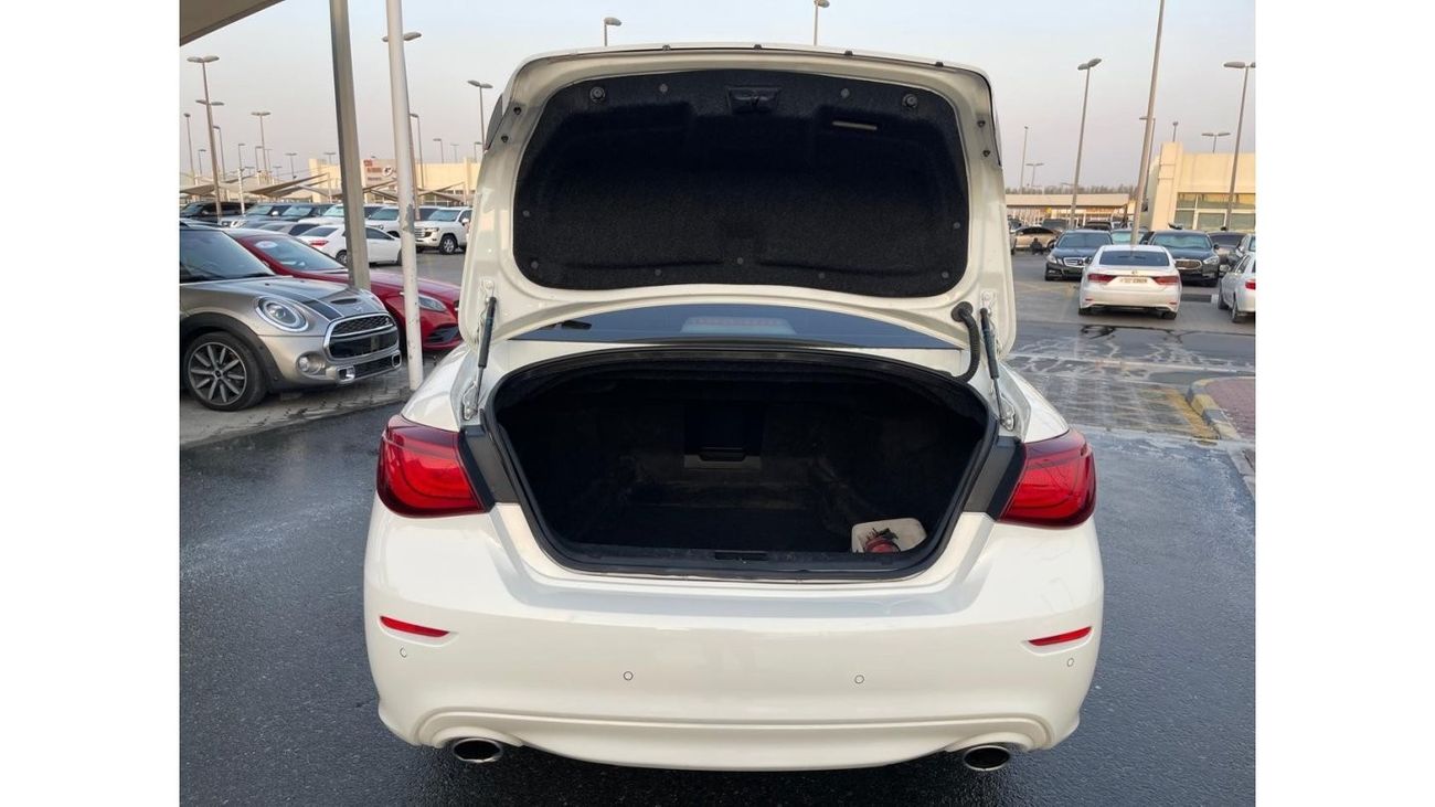 إنفينيتي Q70 لاكجري