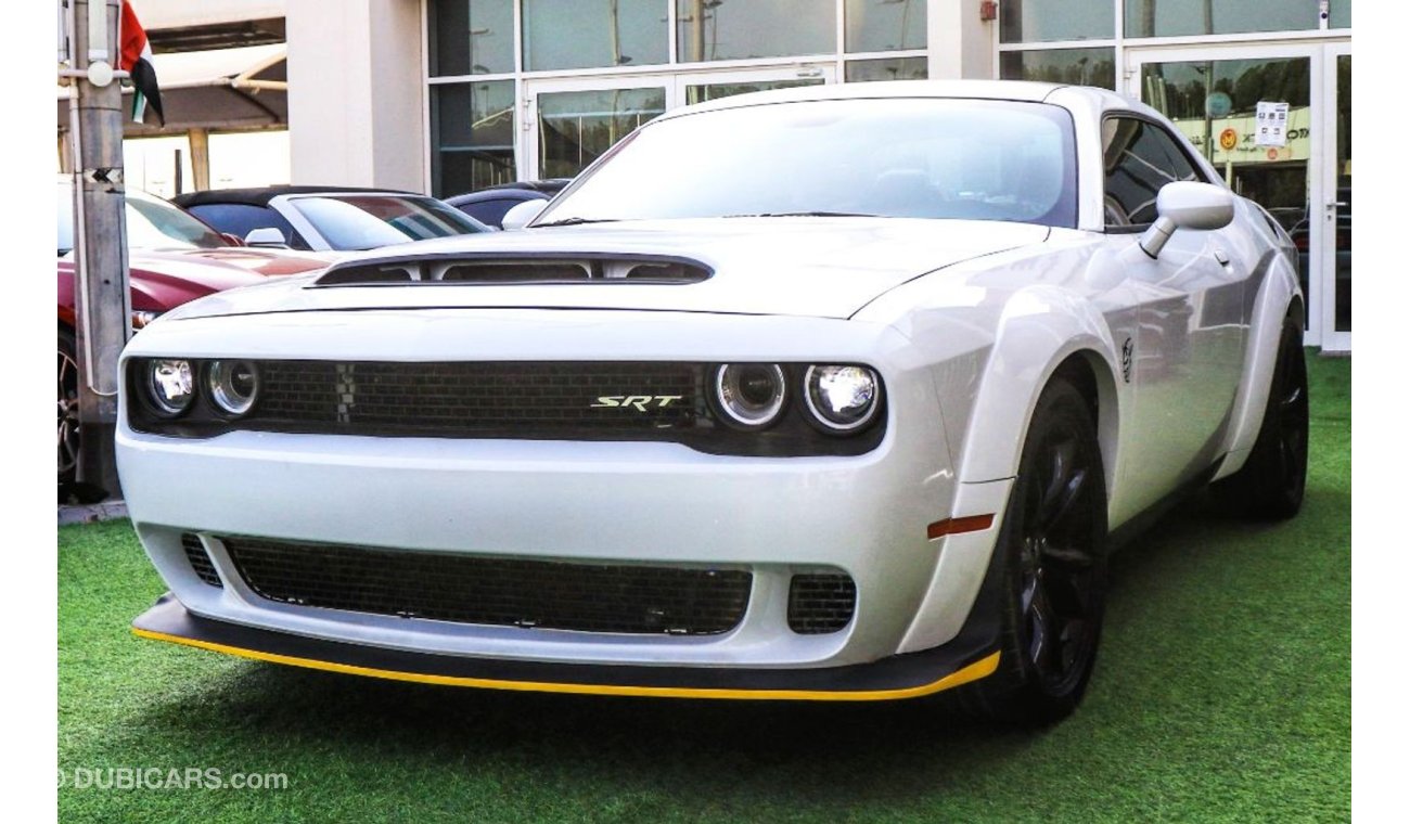 Dodge Challenger RT V8 2018/BIG SCREEN/ORIGINAL AIRBAGS/DEMON SRT WIDE BODY KIT, can not be exported to KSA