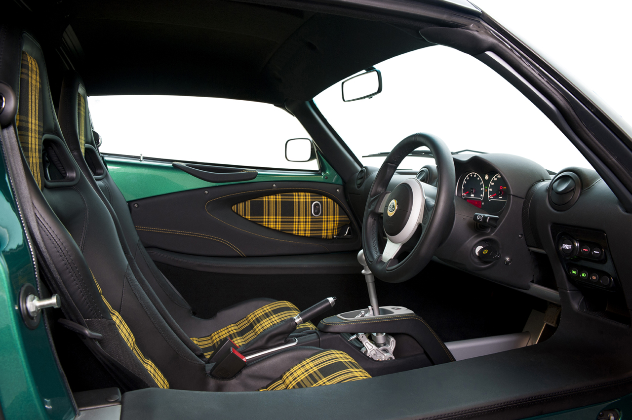 Lotus Exige interior - Front Seats