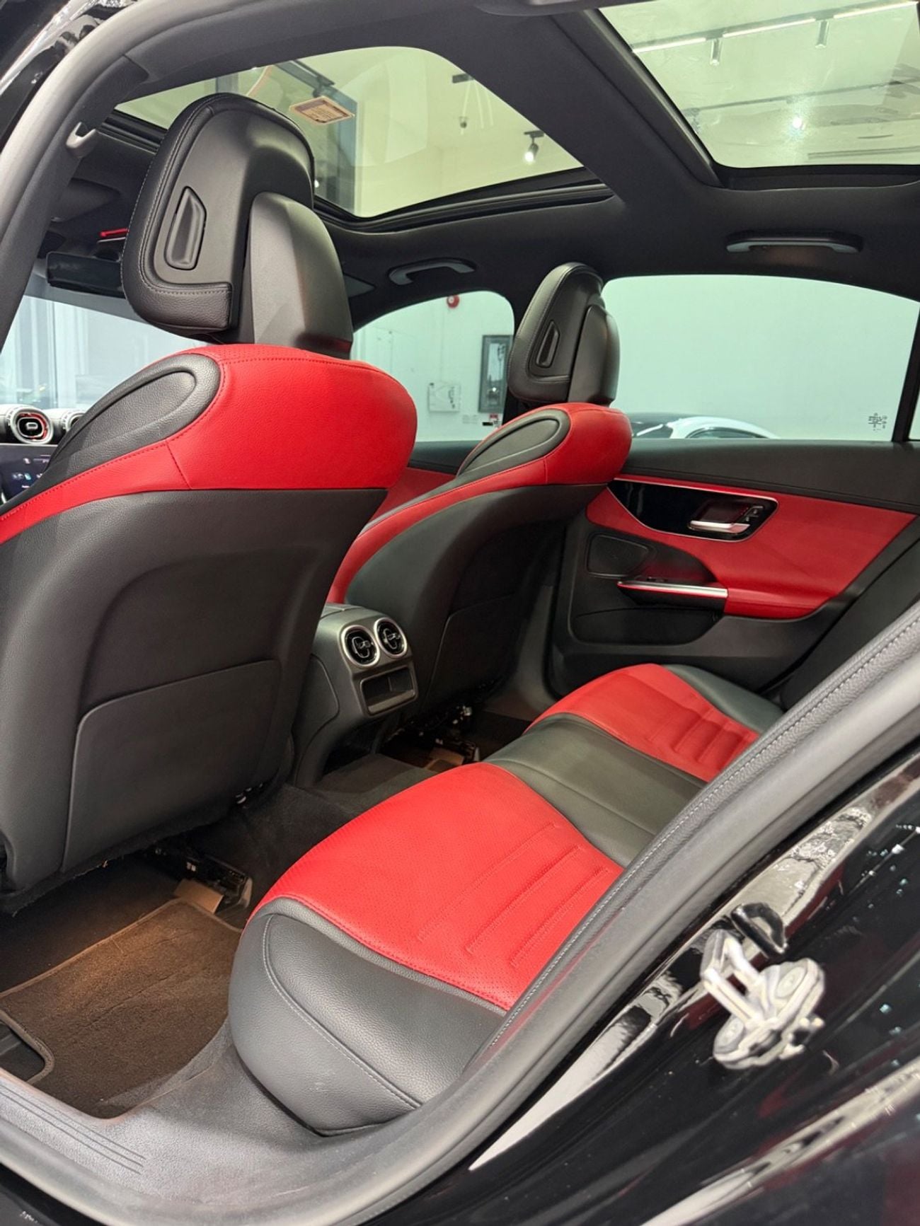 مرسيدس بنز C 300 PREMIUM PLUS