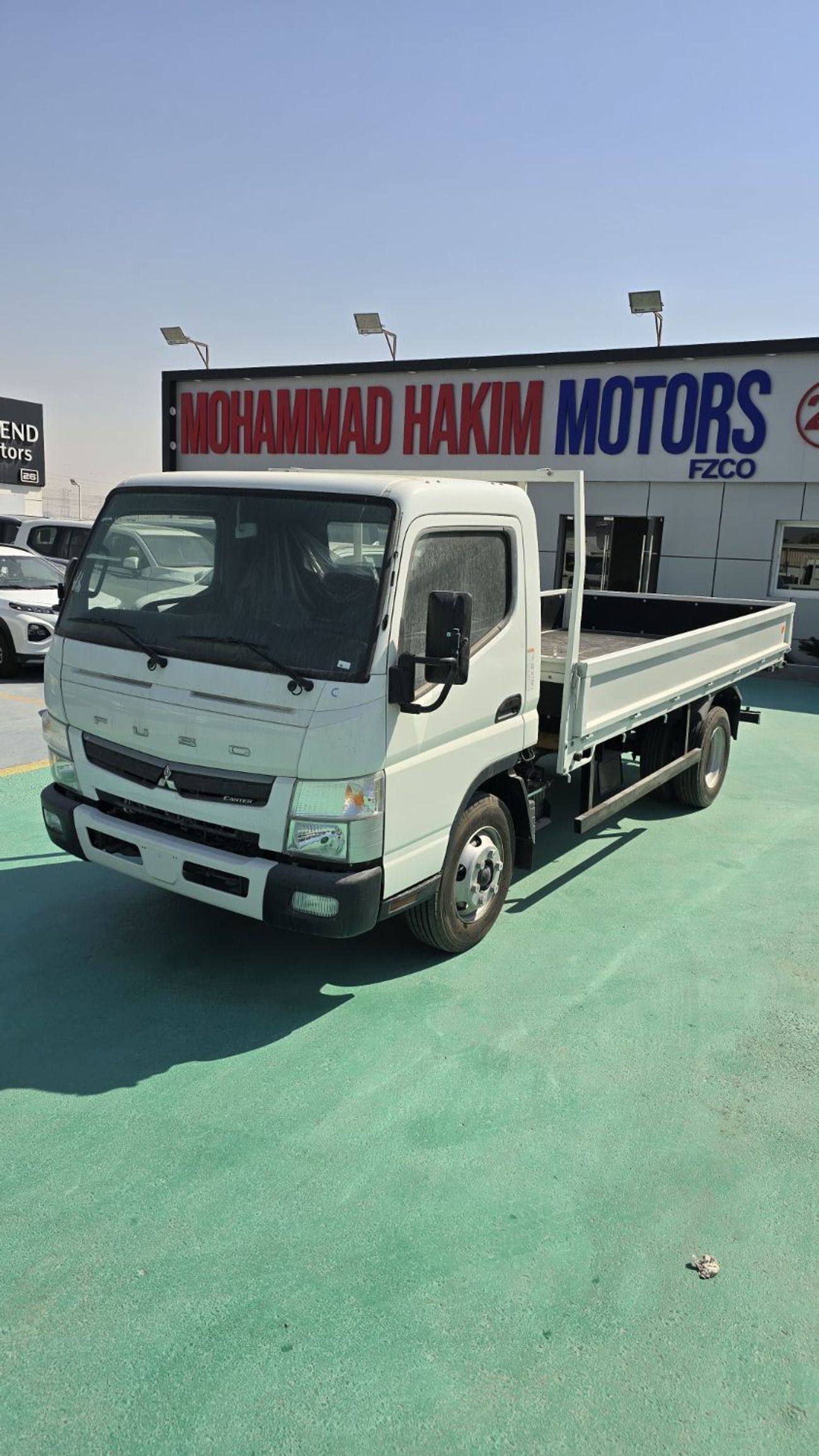 Mitsubishi Canter Van 4.2L 4 TONE 4X2