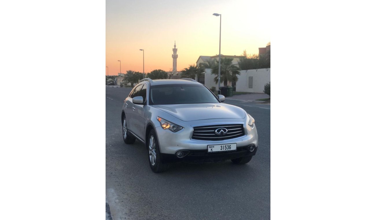 Infiniti FX37 Infiniti - FX37   The Walk: 53,000   Model: 2013   specifications;   full option   American import