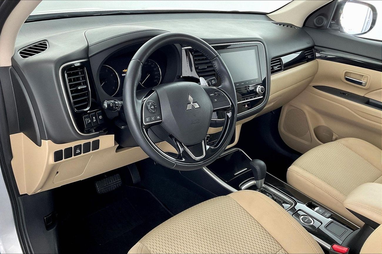 Mitsubishi Outlander GLX Midline