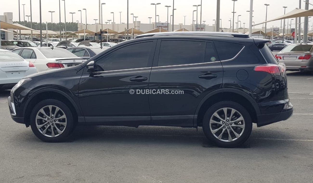 Toyota RAV4 Toyota Rav4 model 2018 GCC VXR car prefect condition full option sun roof leather seats back camera