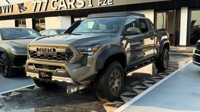 تويوتا تاكوما TOYOTA TACOMA TRAIL HUNTER | ٢٠٢٦ | آي-فورس ماكس | محرك هجين توربو سعة ٢.٤ لتر | ٣٢٦ حصان | دفع رباعي