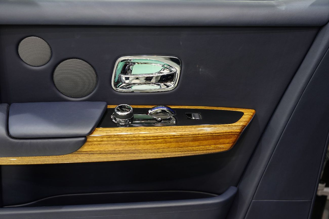 Rolls-Royce Phantom Std 6.8L 2022 Rolls Royce Phantom, Rear-Seat Entertainment, Starlight, Dealer Warranty!!