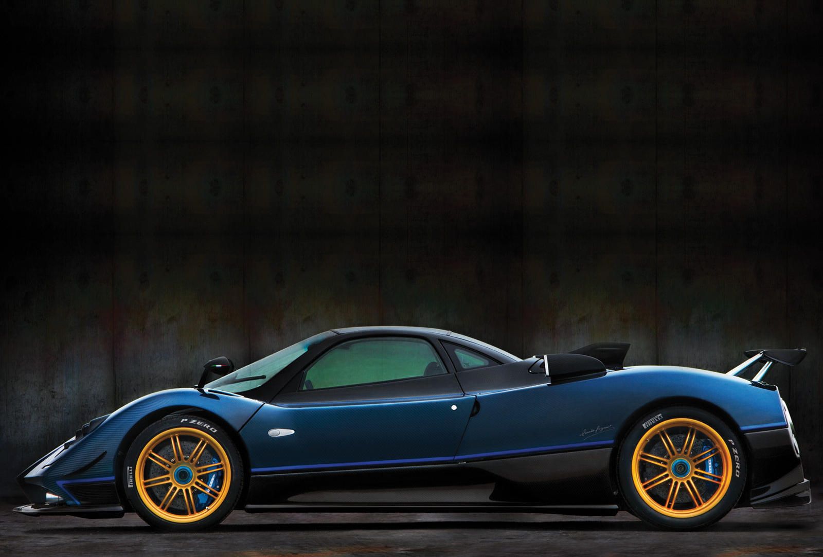 Pagani Zonda Tricolore exterior - Side Profile