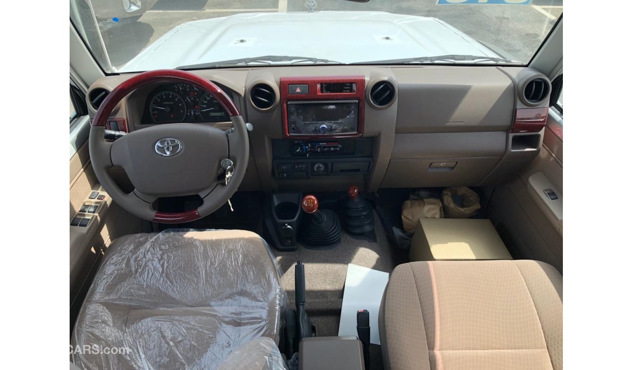 Toyota Land Cruiser Hard Top LXG 76 HT 4.0L