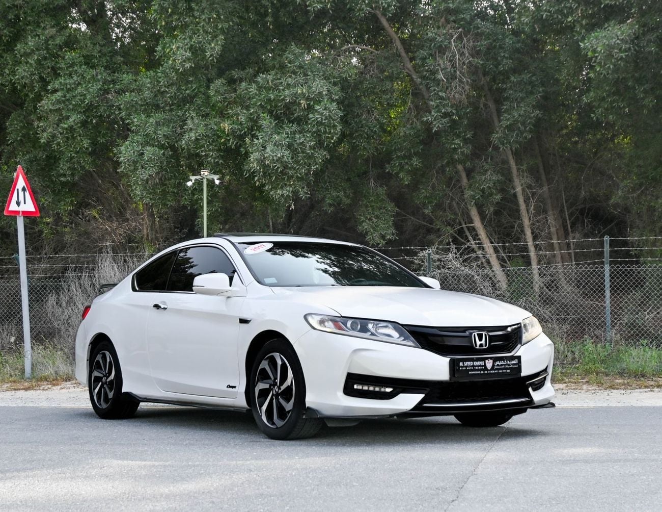 هوندا أكورد كوبيه Honda Accord Coupe Sport 2017 -V4 GCC  accident-free Excellent Condition