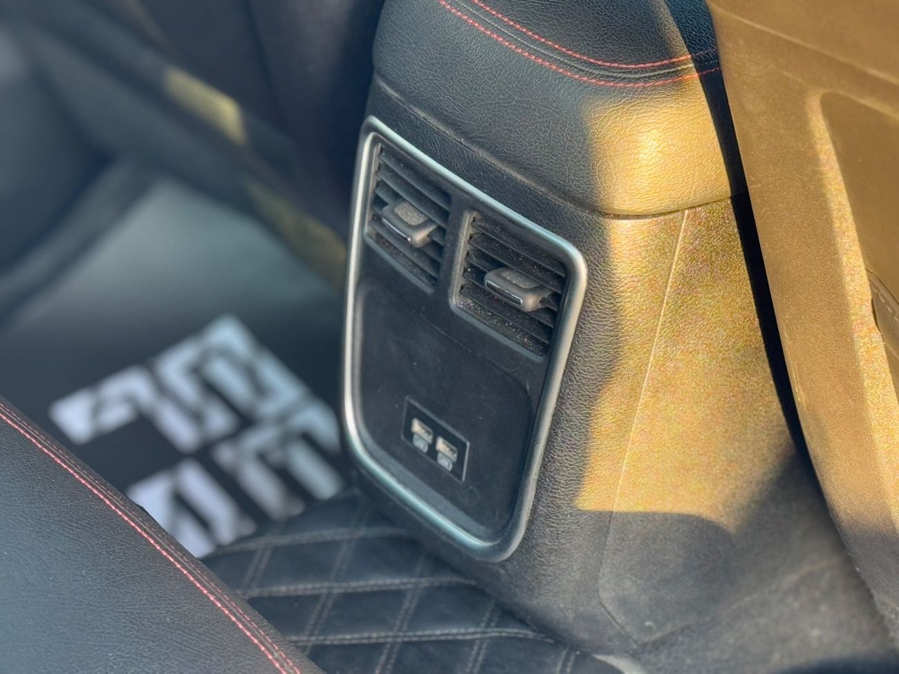 Dodge Charger R/T Mid 5.7L Dodge Charger R/T / 2019 / GCC / Free Accident/ V8