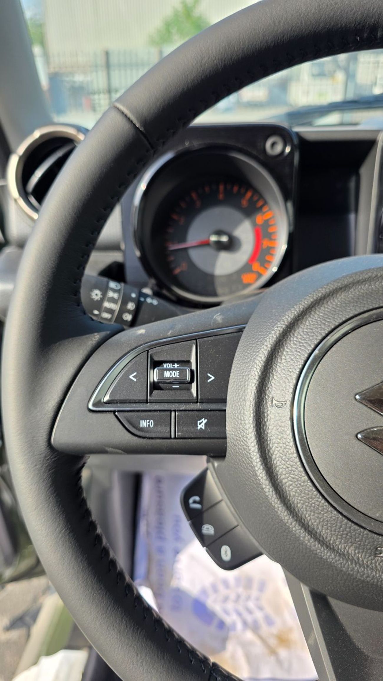 سوزوكي جيمني GLX 1.5L (3-Doors)