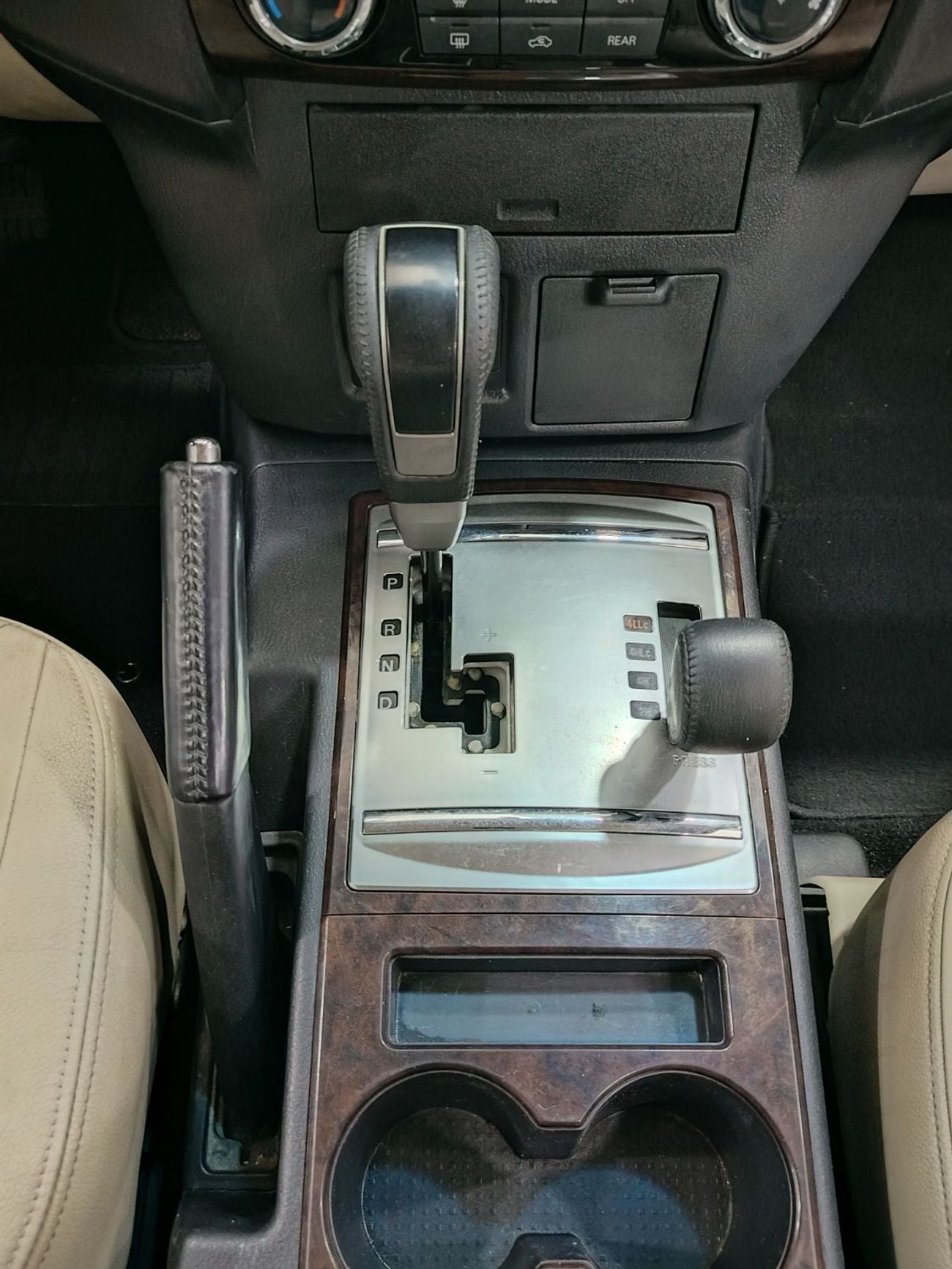 Mitsubishi Pajero GLS H/L PLATINUM PLUS