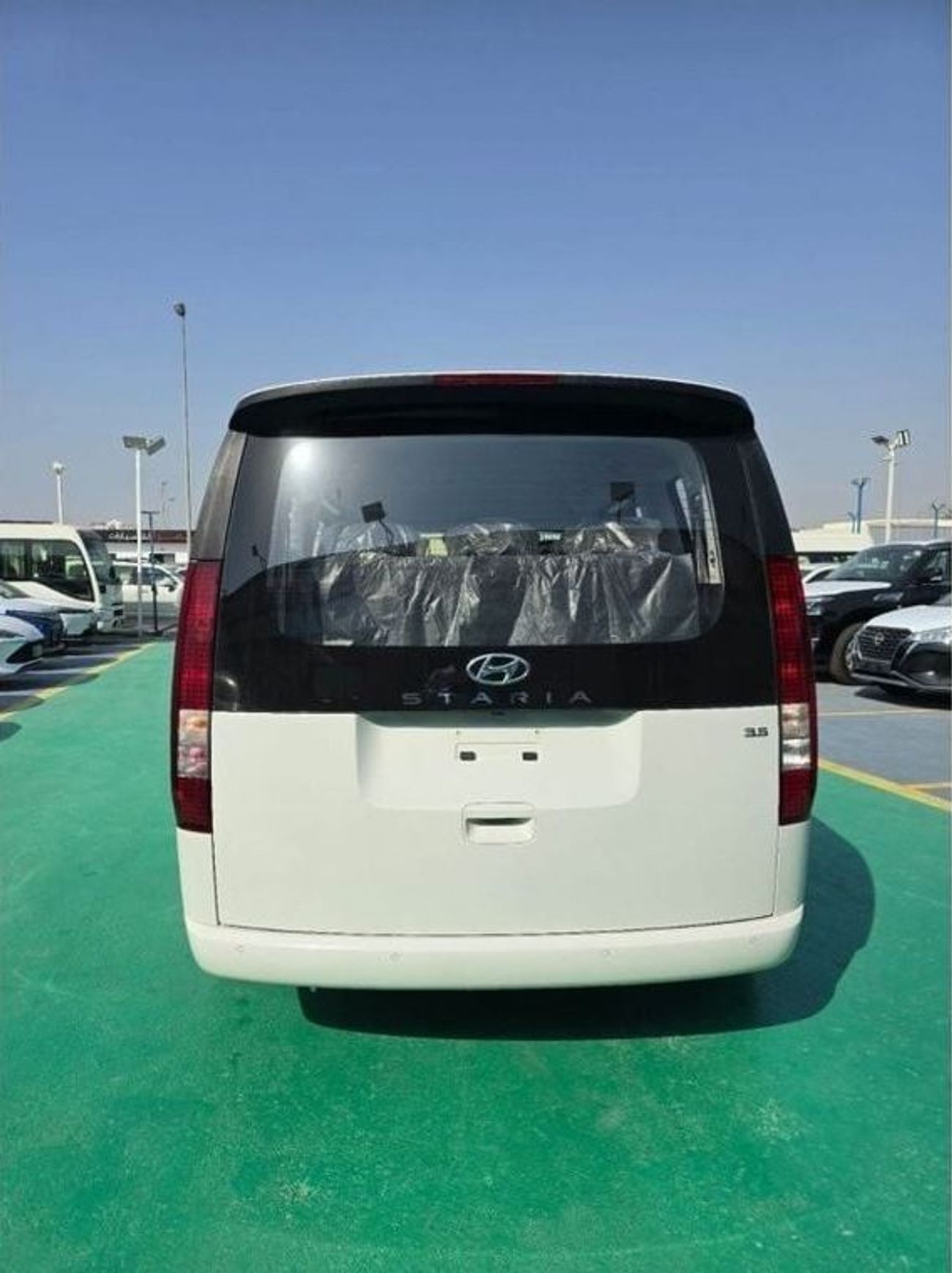 Hyundai Staria 3.5L PETROL V6 11 SEATS A/T 2025