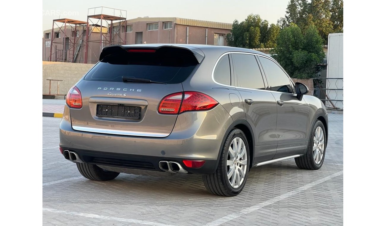 Porsche Cayenne S Porsche Cayenne S 2012