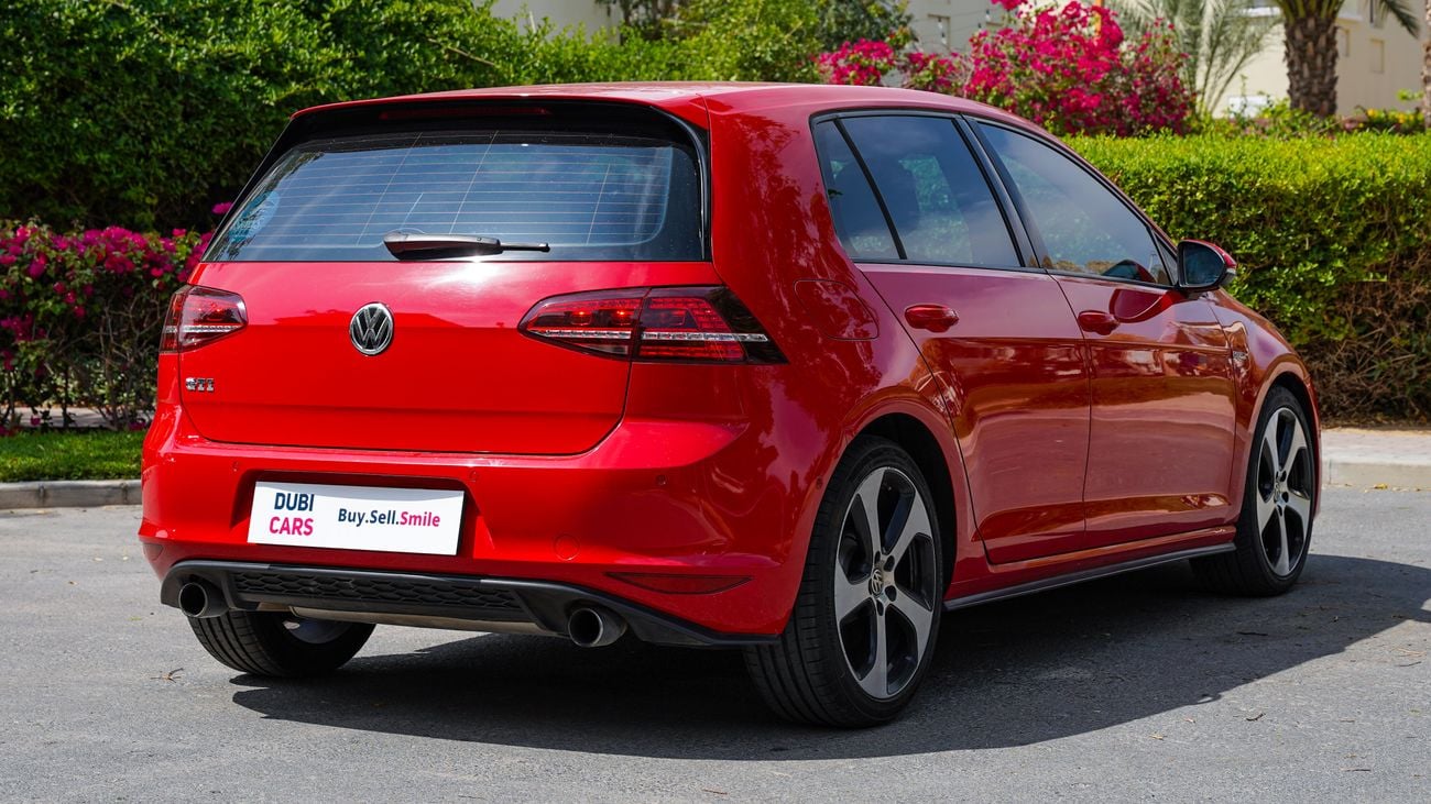 Volkswagen Golf GTI P1 2.0L (220 HP)