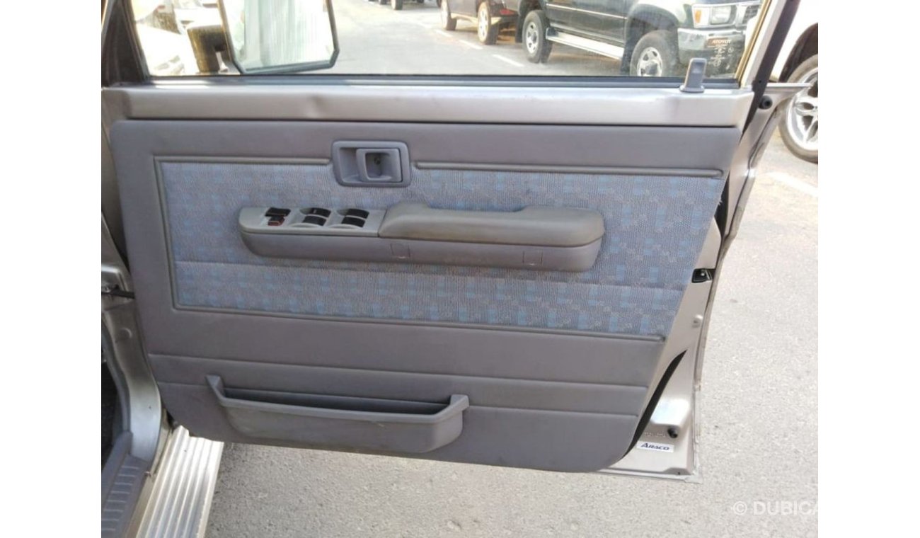 تويوتا لاند كروزر Toyota land cruiser lx 2002 Right hand drive 4wd (Export only)