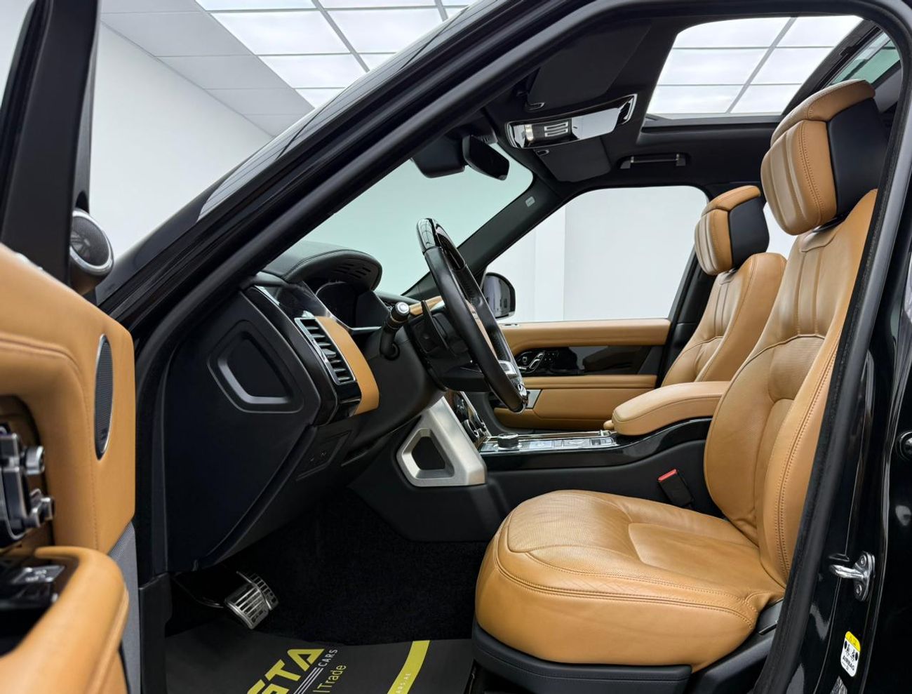 لاند روفر رينج روفر Vogue 5.0L 2019 Range Rover Vogue Supercharged, Warranty, Full LR Service History, Excellent Conditi