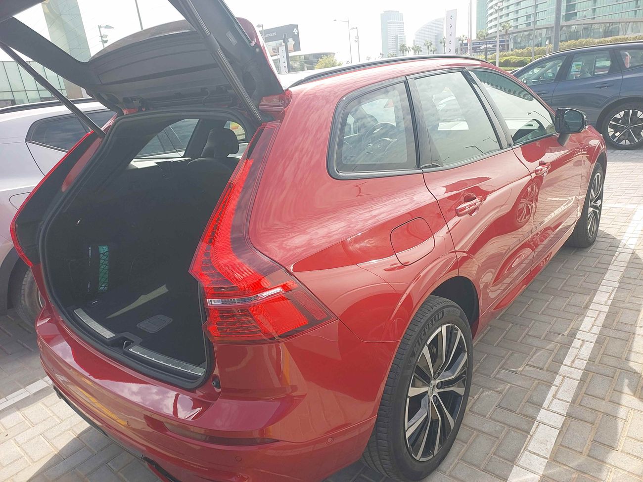 Volvo XC60 B5 ULTIMATE DARK 2 | Zero Down Payment | Home Test Drive