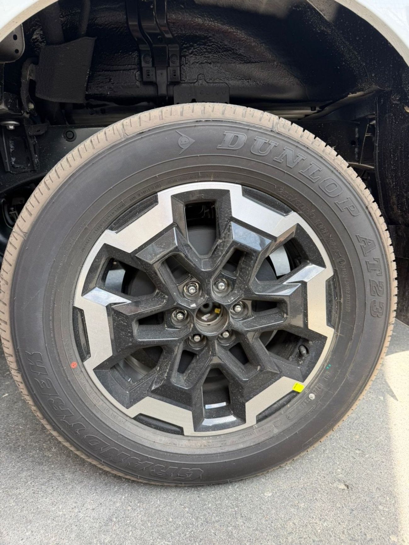 نيسان نافارا Std 2.5L 4WD M/T Nissan Navara 2.5L 4WD M/T