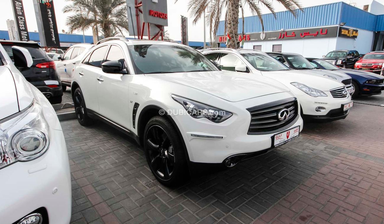 Infiniti QX70 S 3.7