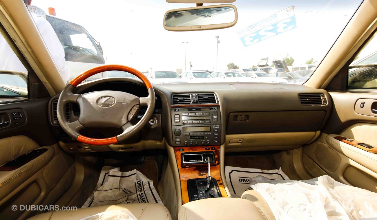 لكزس LS 400