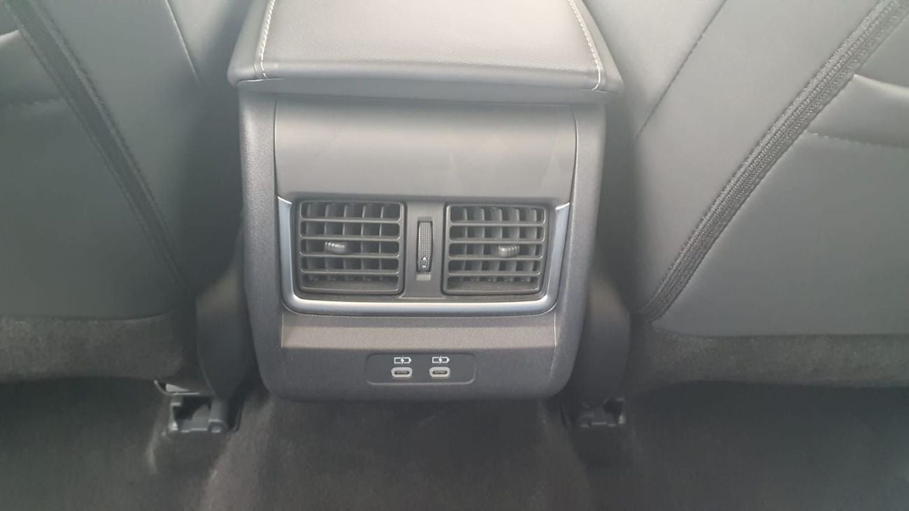 تويوتا كامري Intelligent Dual-Engine – 2.0L Hybrid – 2024