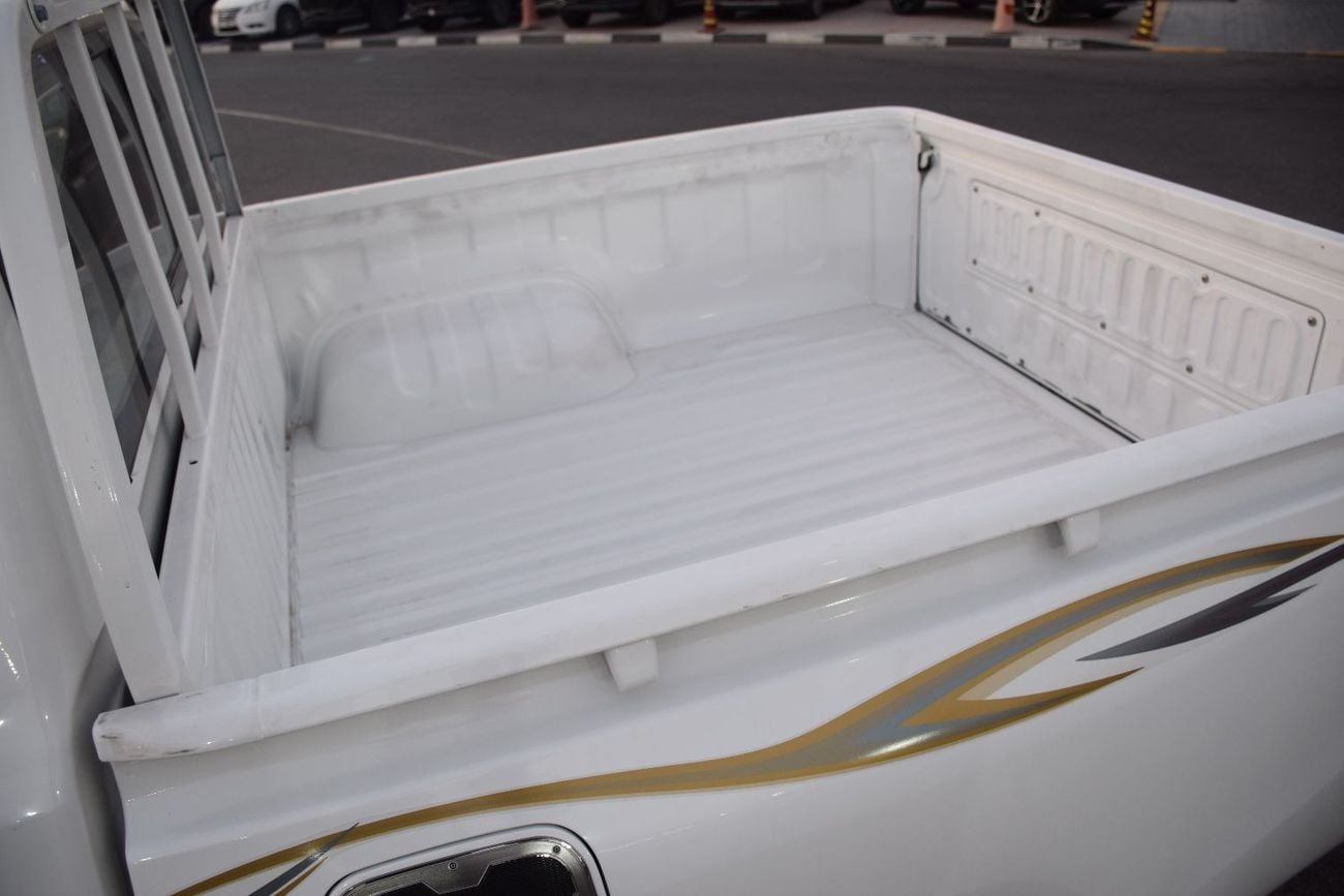 تويوتا هيلوكس SR5 (NON GCC) 2.7L (4x4) Petrol