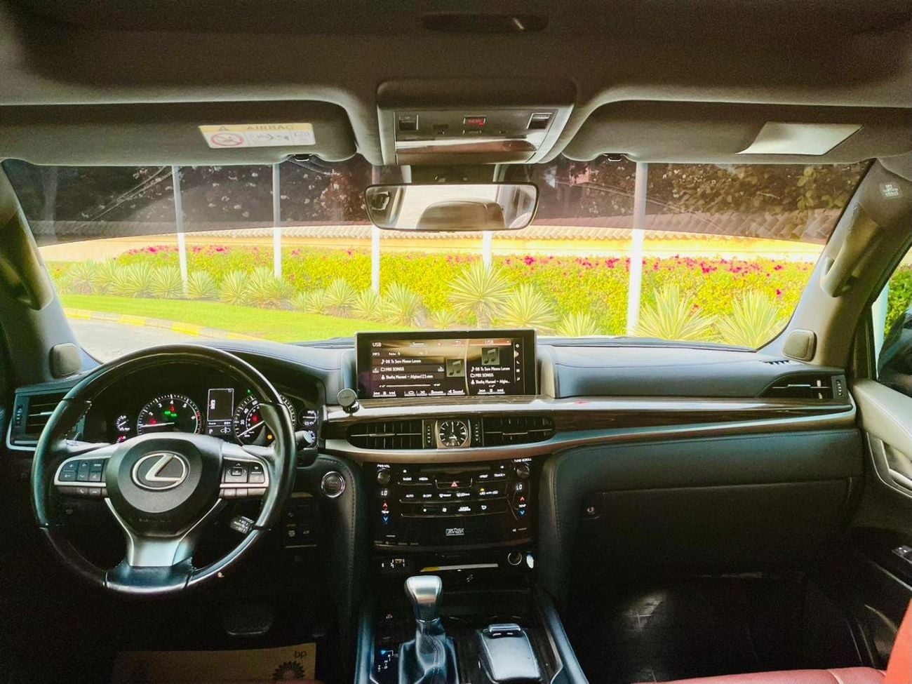 Lexus LX570 SIGNATURE