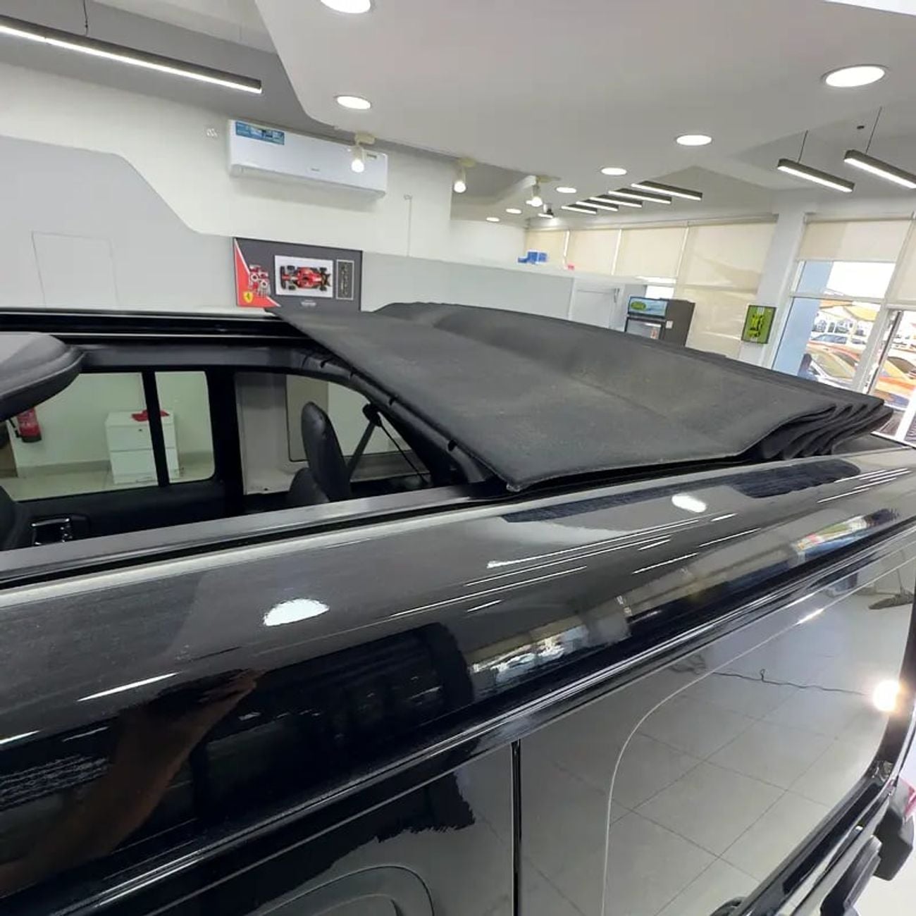 جيب رانجلر Sahara 3.6L M/T Sahara - Brand