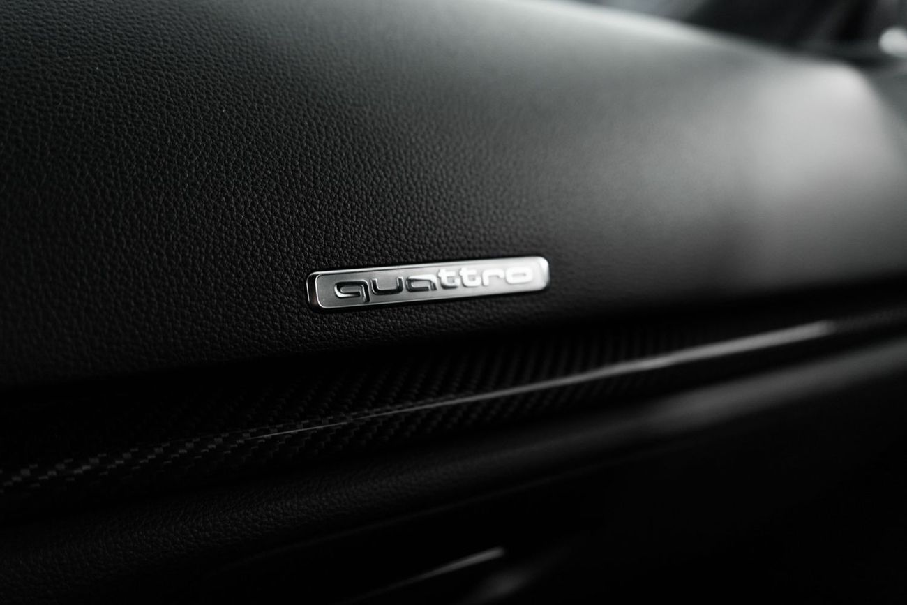 Audi RS3 TFSI quattro 2.5L (362 HP) Hatchback