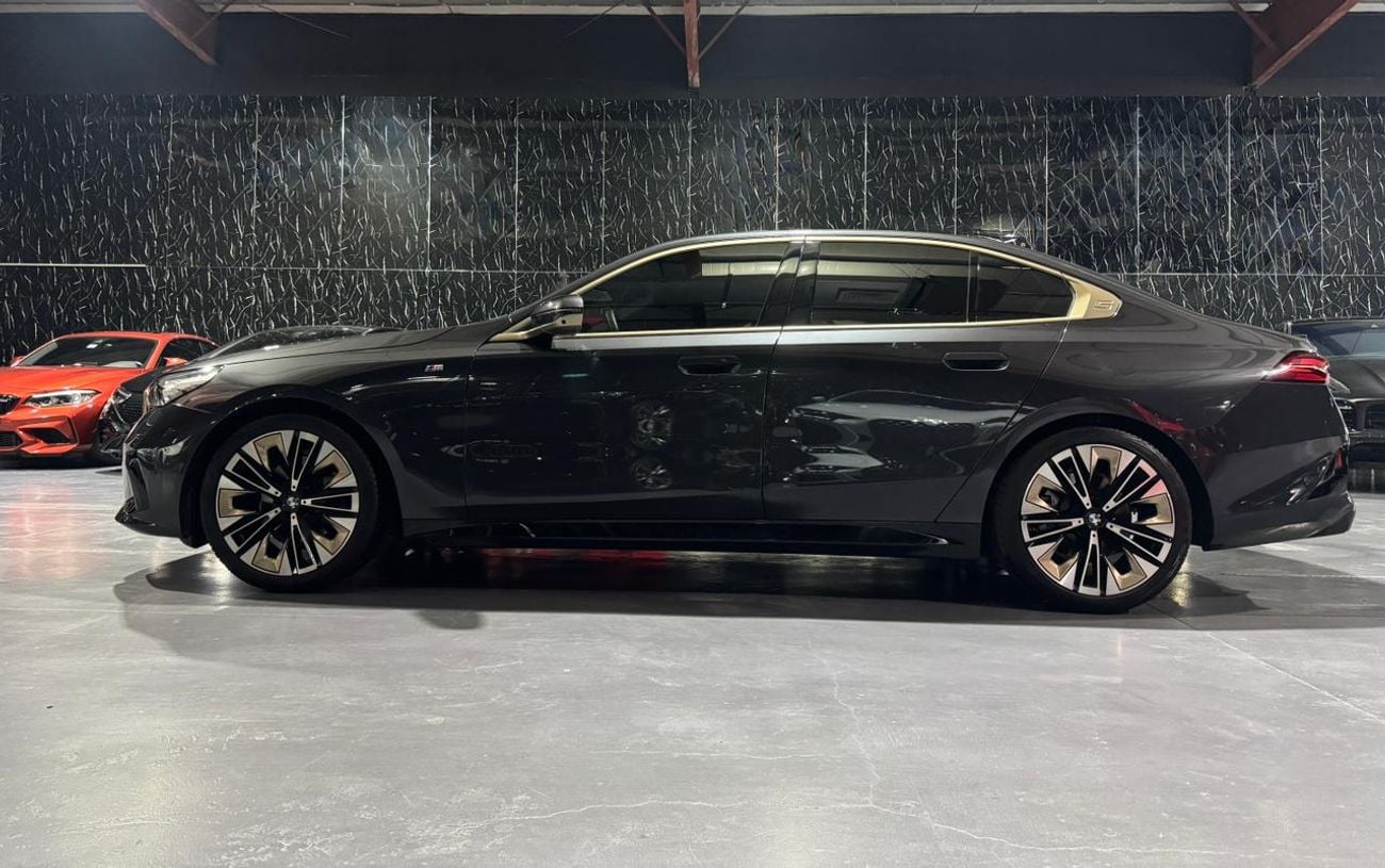 BMW 520i 2.0L /Gold Line Package