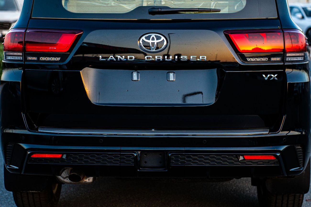 تويوتا لاند كروزر 2026 Toyota Land Cruiser LC300 VX  4.0L V6 petrol full-option