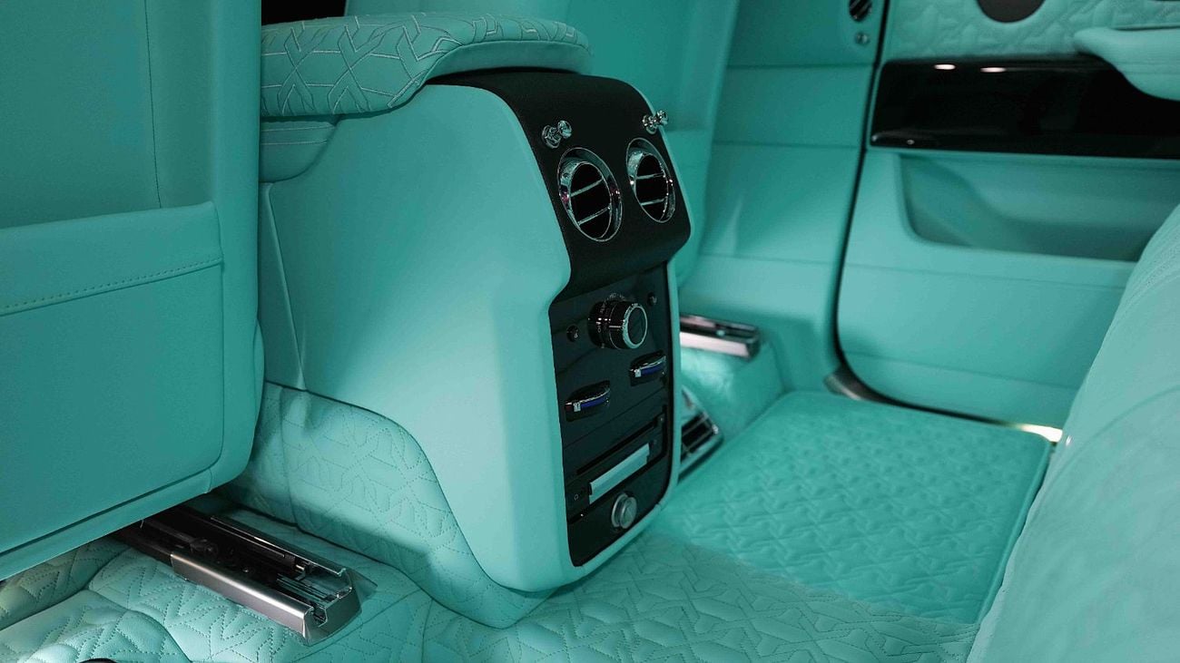 Rolls-Royce Onyx Cullinan | NEGOTIABLE PRICE | NEW | 2024 | V12 | 563 HP | 3-YEAR WARRANTY AND SERVICE