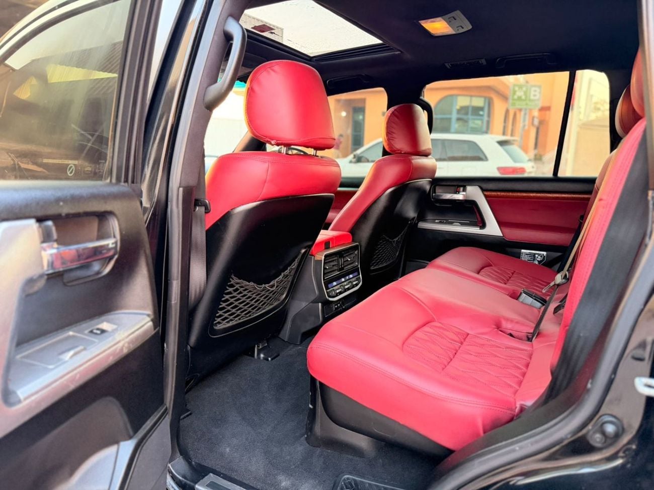 Toyota Land Cruiser GXR LANDCRUISER 2018 UPGRADE 2024 V8 LHD PETROL FULL OPTION GCC