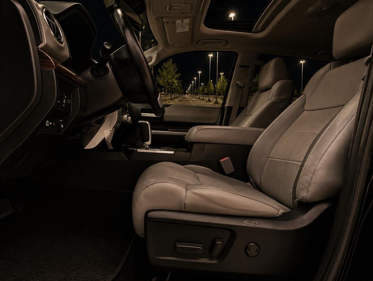 Toyota Tundra LIMITED (NON GCC) Toyota Tundra model 2019 fuel petrol cylinder 8 transmission automatic gear