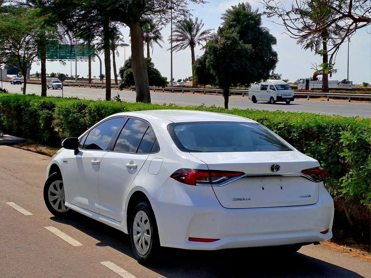 Toyota Corolla 1.8L XLI Hybrid 800-MONTHLY | GCC SPECS | 1.8L HYBRID | CRUISE | CAMERA | ACCIDENT FREE