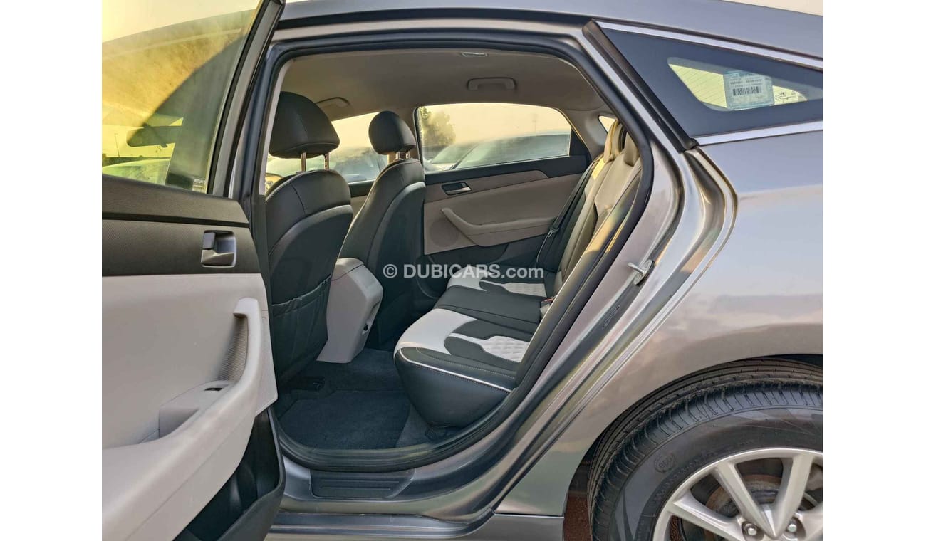 هيونداي سوناتا SE MID OPT / LEATHER / DVD / REAR CAMERA (LOT # 6309)