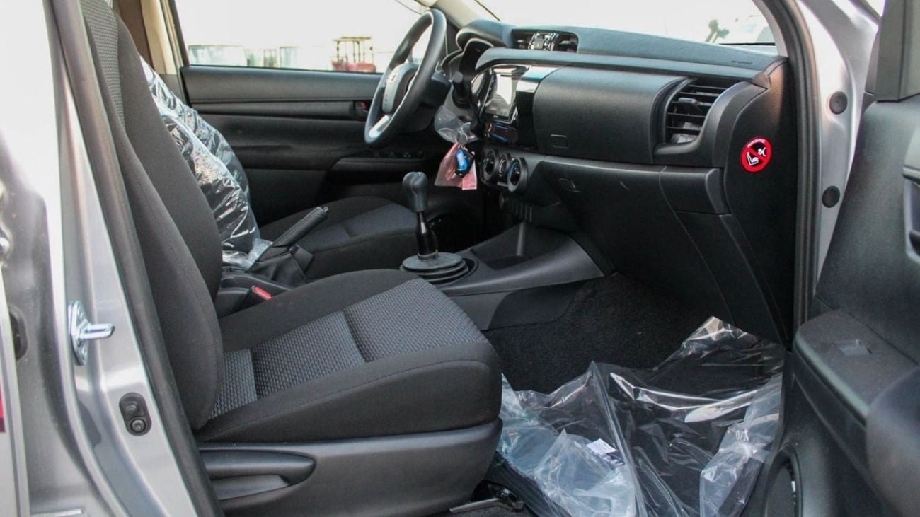 Toyota Hilux HILUX 2.4L MT DIESEL P.WINDO 2024